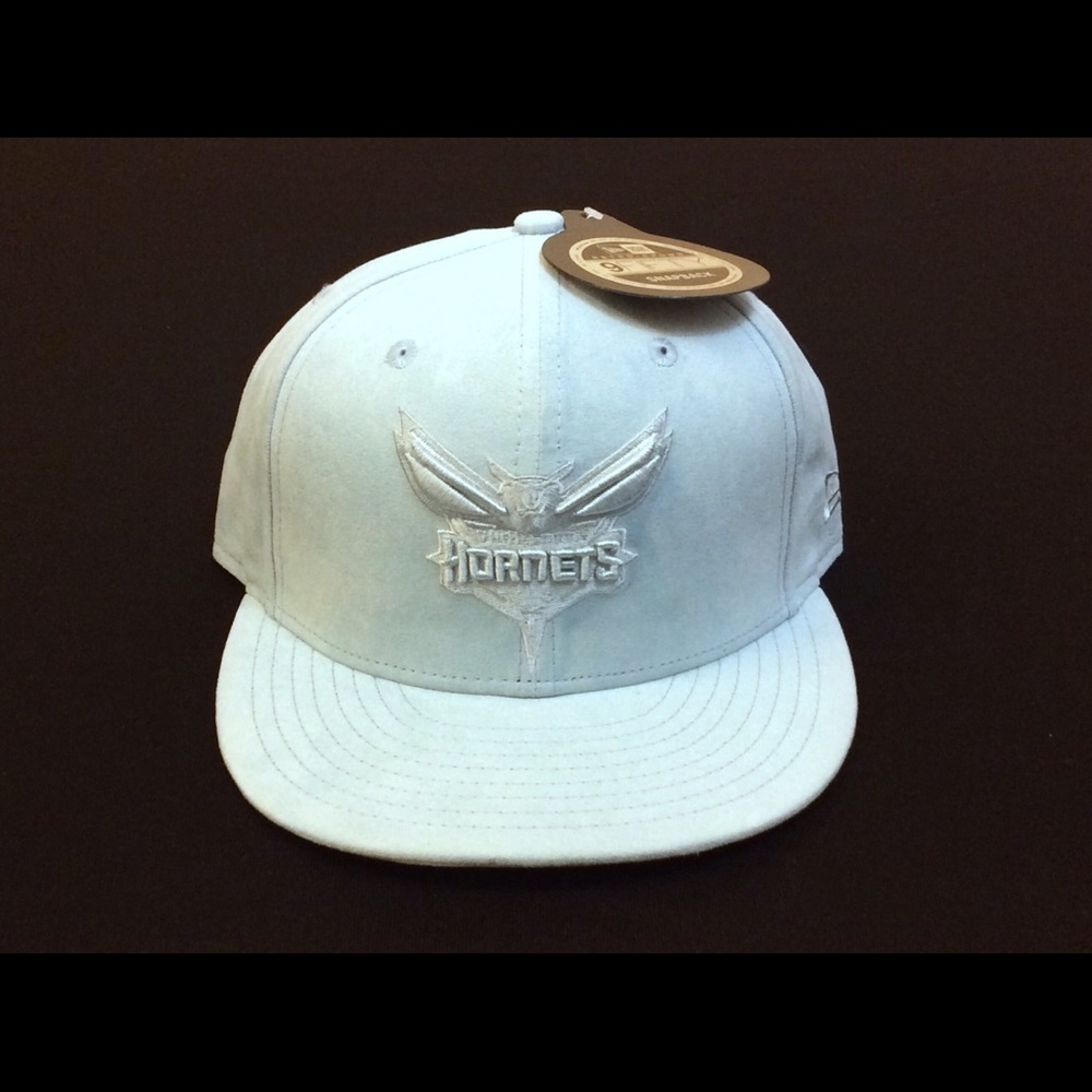 *NEW* $30 New Era Hat - Charlotte Hornets Snapback